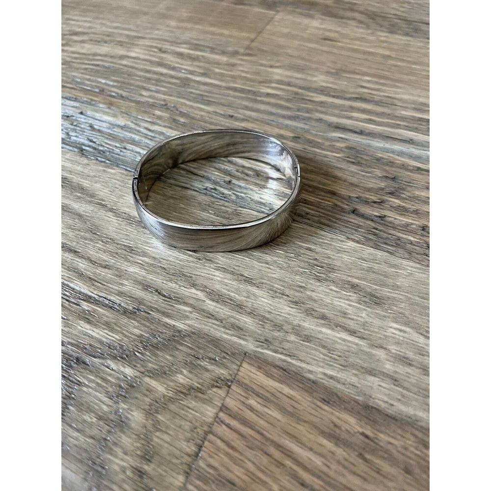 Sterling Silver 925 Vintage Modest Thick Bangle Bracelet Click Clasp Opens Wide